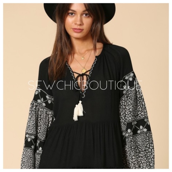 Black Tiered Tunic w/ Tassels & Bubble Sleeve - Picture 4 of 14